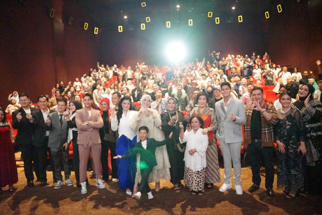 Kemeriahan Gala Premiere Film “Air Mata di Ujung Sajadah” yang diproduksi oleh MBK Production & Beehave Pictures siap memukau penonton.